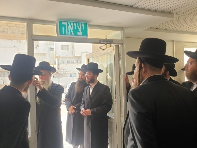 באדיבות המצלם