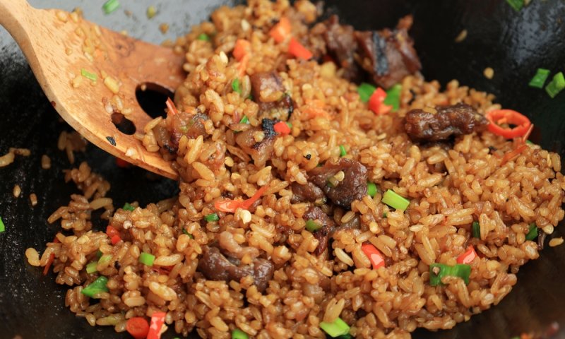 תכינו לראש חודש: בשר מפורק עם אורז בסיר אחד