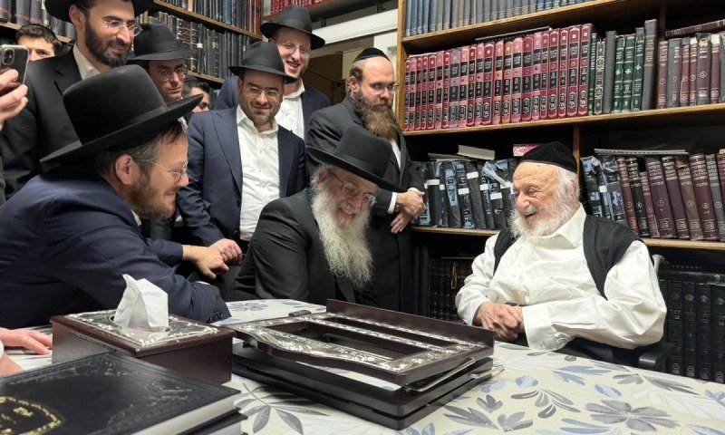 ראש הישיבה מארה"ב זכה לברכה פעמיים בבית הגרב"ד פוברסקי | צפו