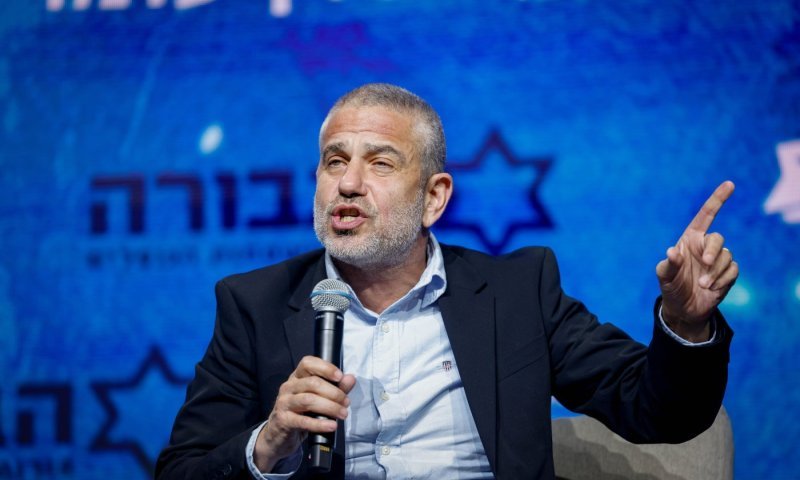 ינון מגל: "הגיע הזמן לפוצץ את הבלון שנקרא המרגל מהדרום"