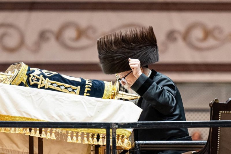 אלי וואהל, איצי מ.