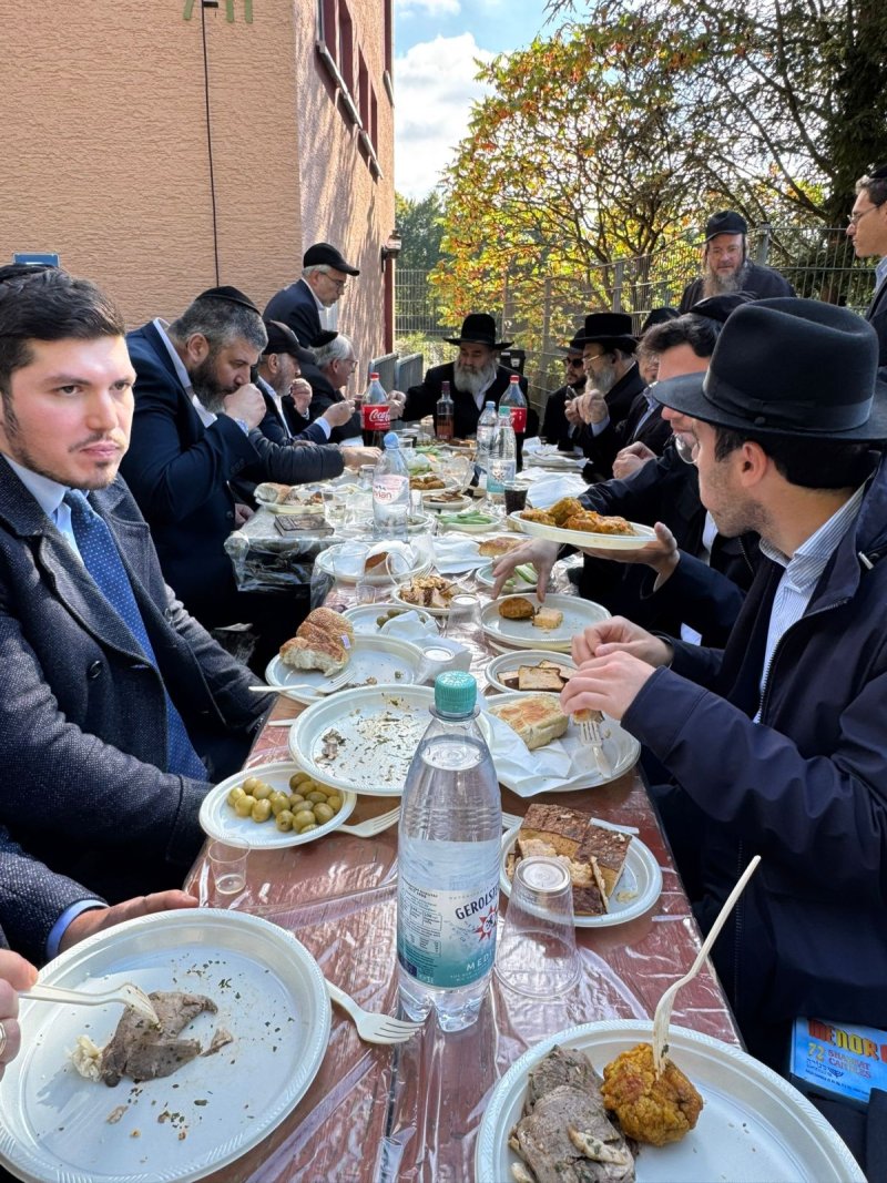 באדיבות המצלם