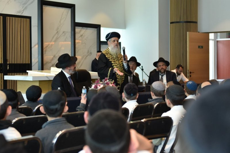 באדיבות המצלם