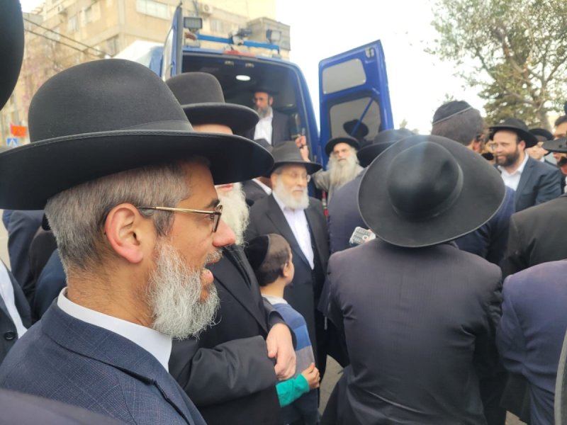 באדיבות המצלם