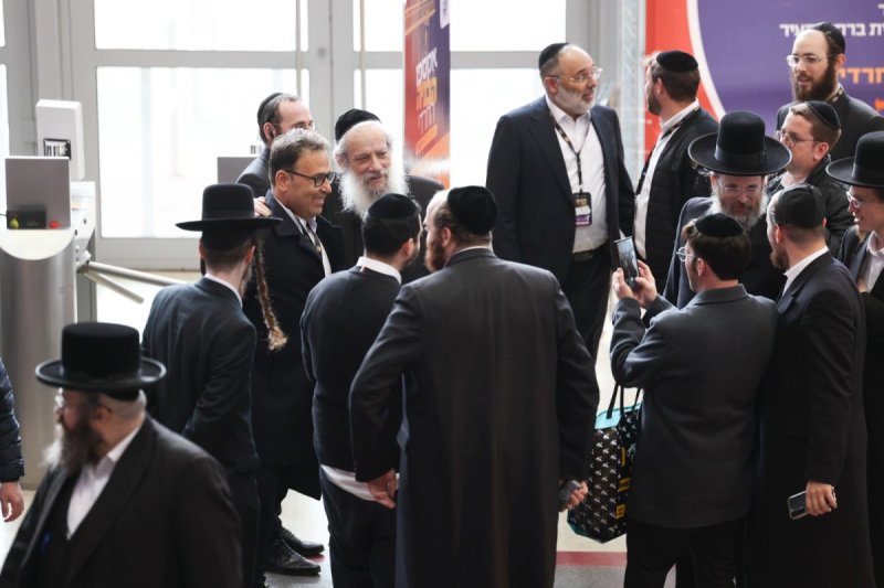 יעקב נחומי, אריאל אוחנה, אברהם כהן