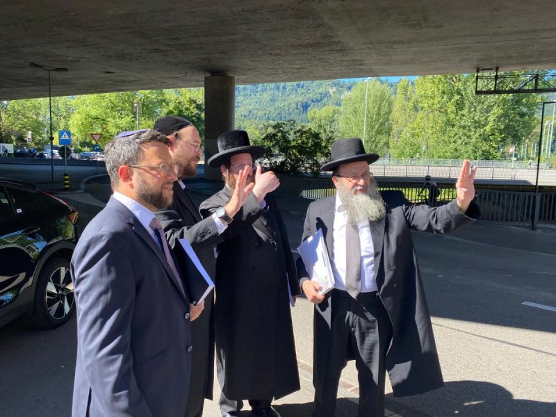 באדיבות המצלם