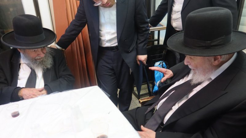 באדיבות המצלם