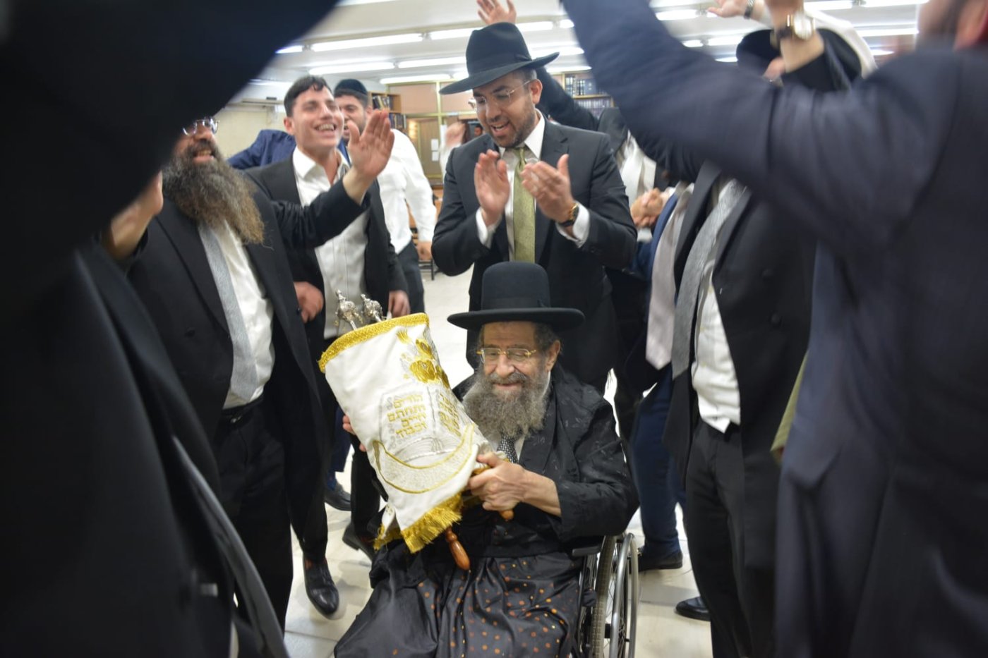 באדיבות המצלם