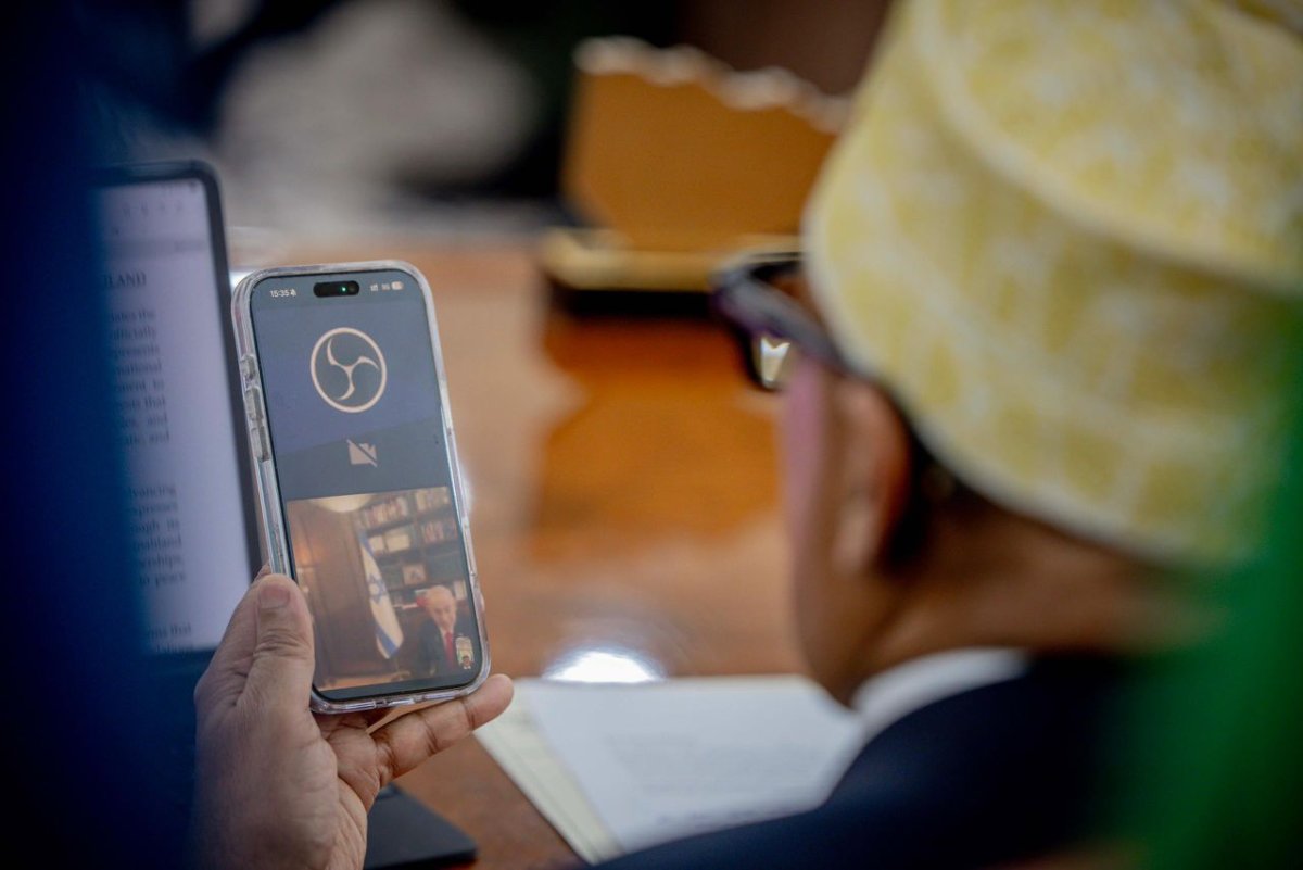 עמוס בן גרשום/ לע״מ