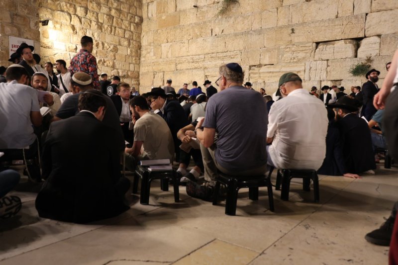 מרדכי לובעצקי (פריז צרפת)