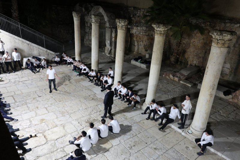 מרדכי לובעצקי (פריז צרפת)