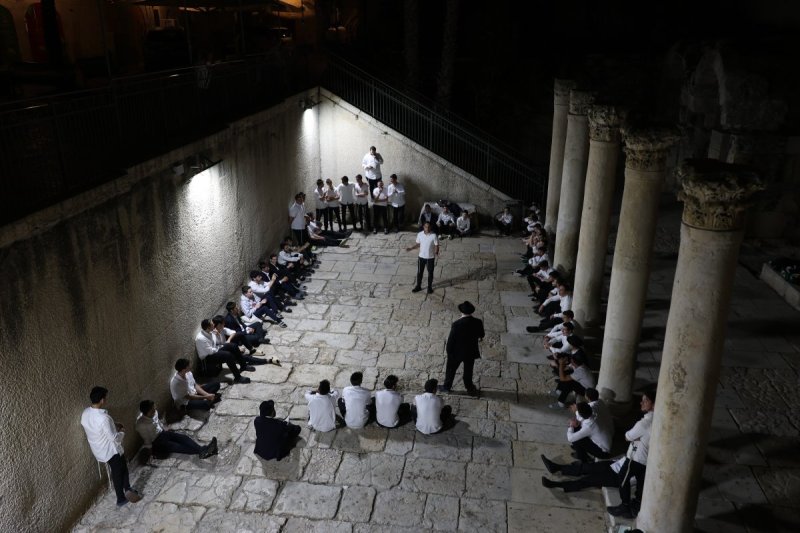 מרדכי לובעצקי (פריז צרפת)