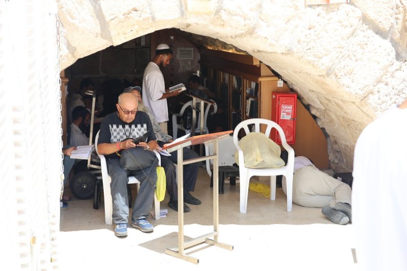 מרדכי לובעצקי