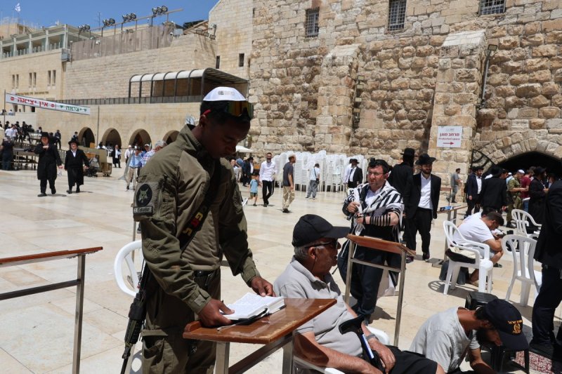 מרדכי לובעצקי