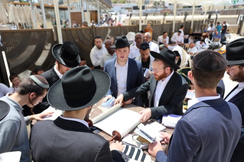 מרדכי לובעצקי