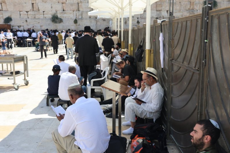 מרדכי לובעצקי