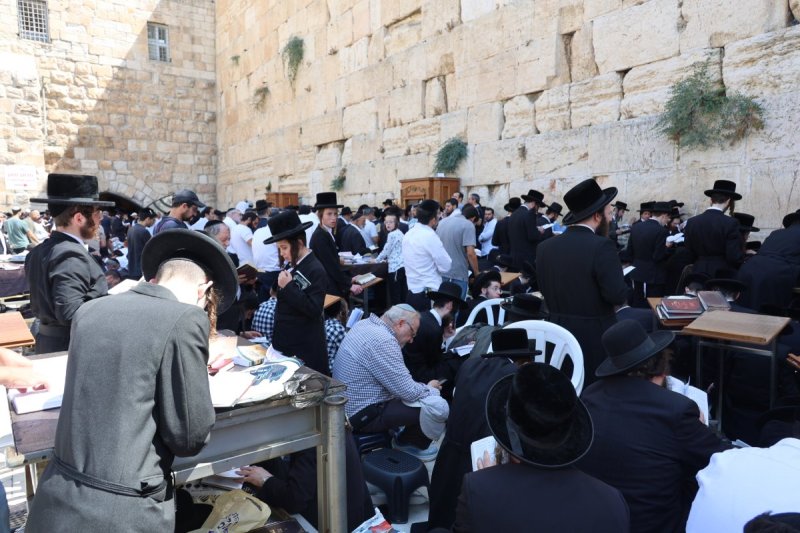 מרדכי לובעצקי