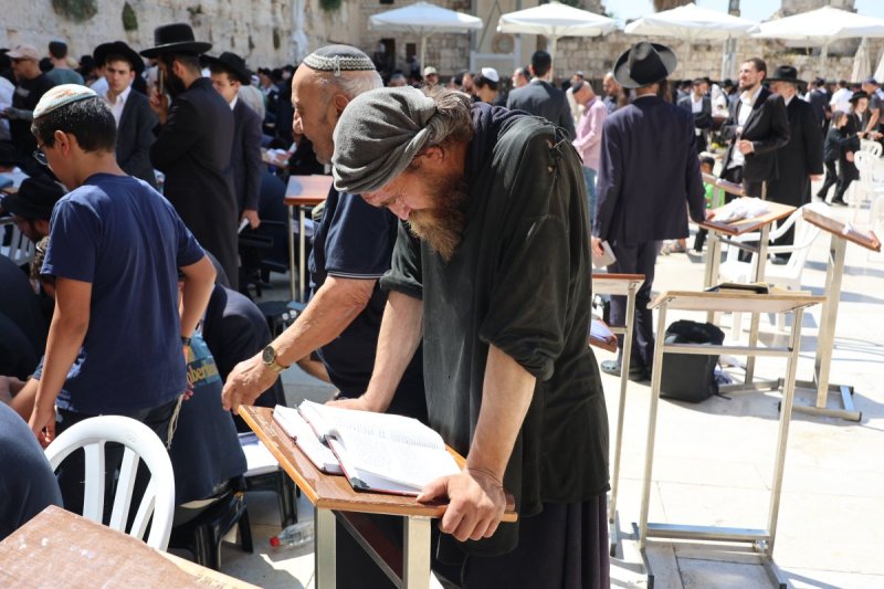 מרדכי לובעצקי