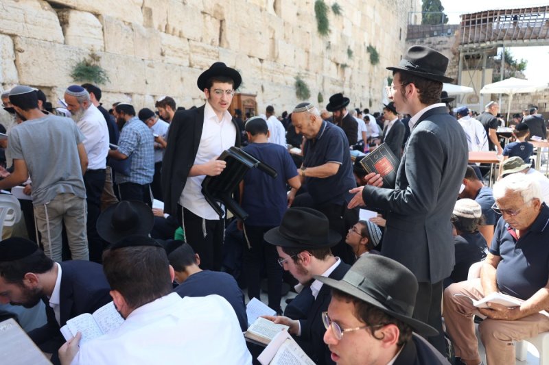 מרדכי לובעצקי