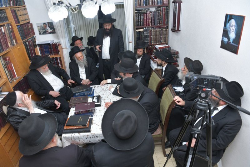 באדיבות המצלם