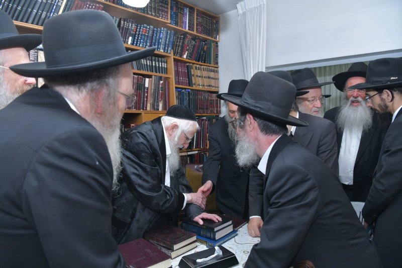 באדיבות המצלם