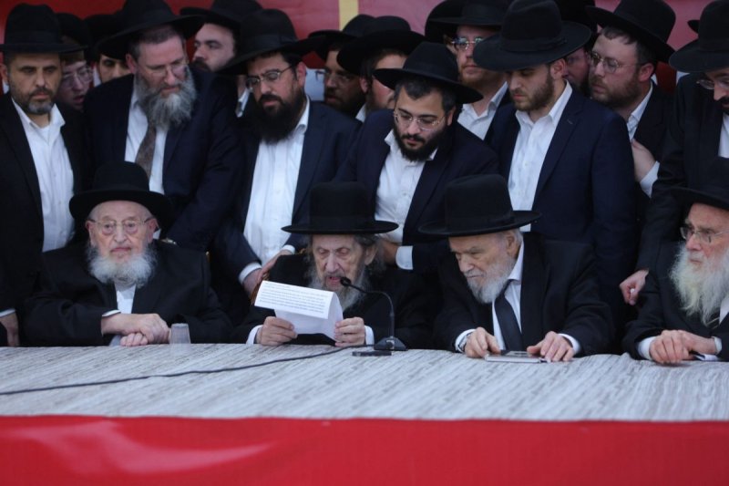 שוקי לרר, דניאל נפוסי, דוד מנדלסון