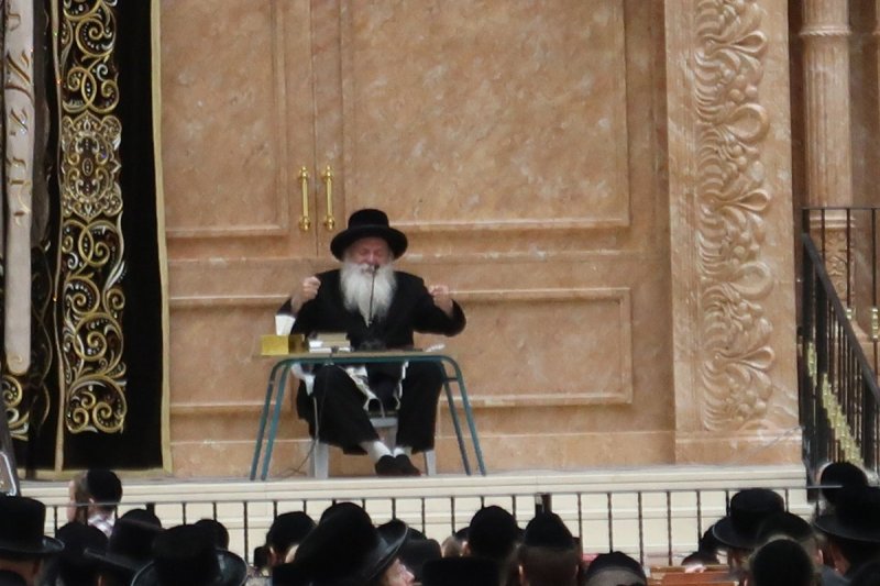 באדיבות המצלם