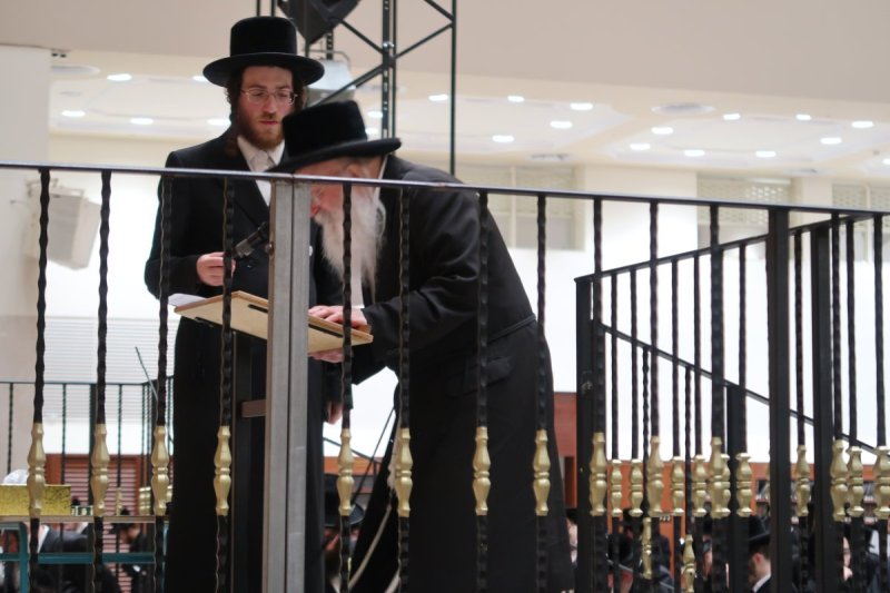 באדיבות המצלם