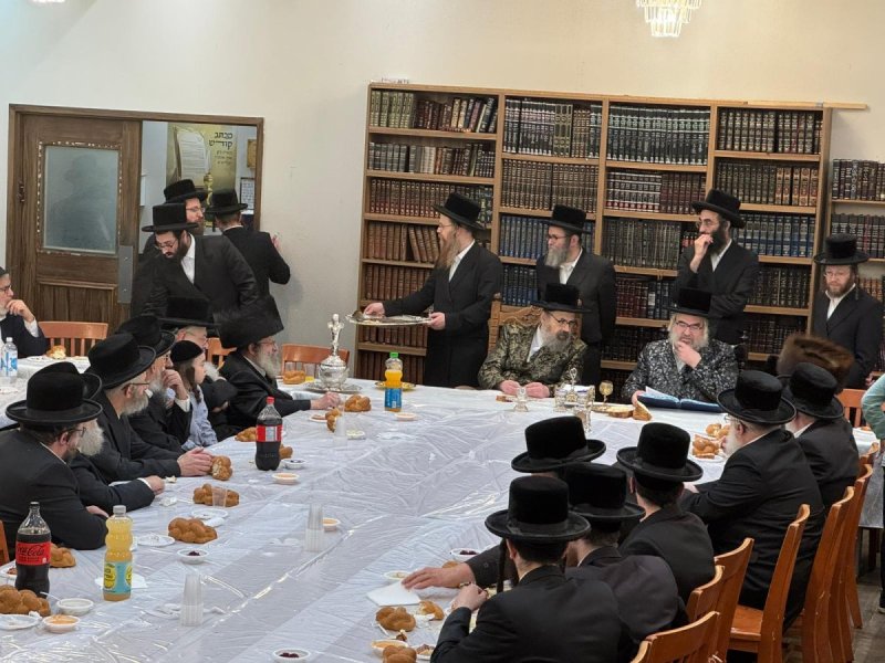 באדיבות המצלם