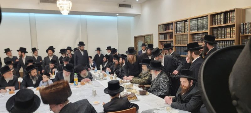 באדיבות המצלם