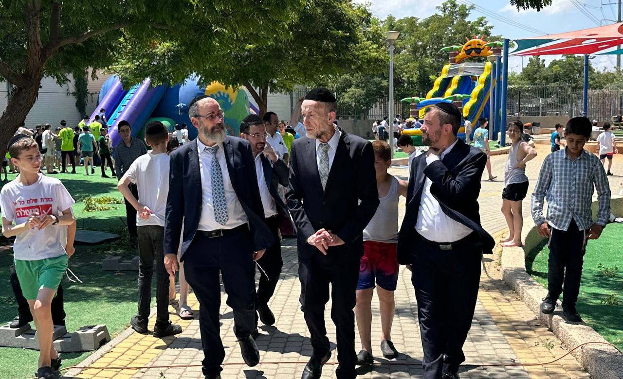 באדיבות המצלם