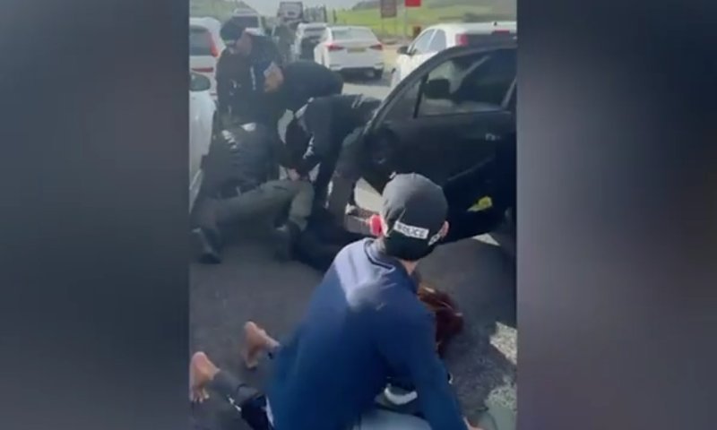 על כביש 6 לאור יום: חוליית גנבים נתפסה "על חם" עם ציוד בשווי אלפי שקלים 