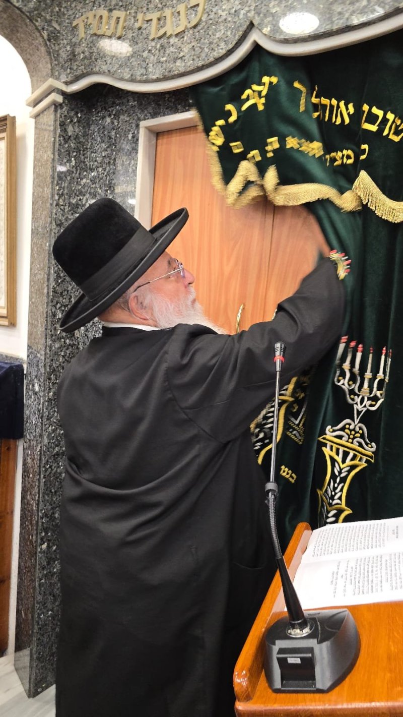 באדיבות המצלם