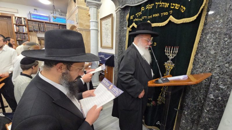 באדיבות המצלם