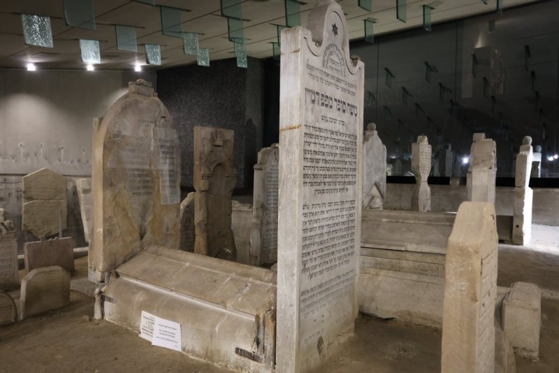 מרדכי לובעצקי