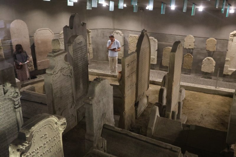 מרדכי לובעצקי