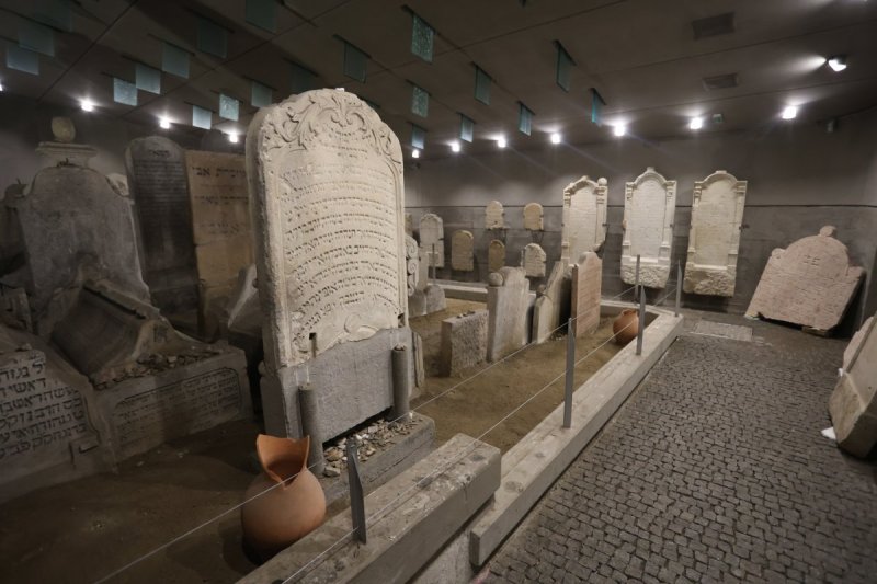 מרדכי לובעצקי