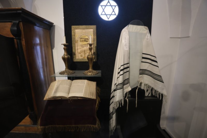 מרדכי לובעצקי