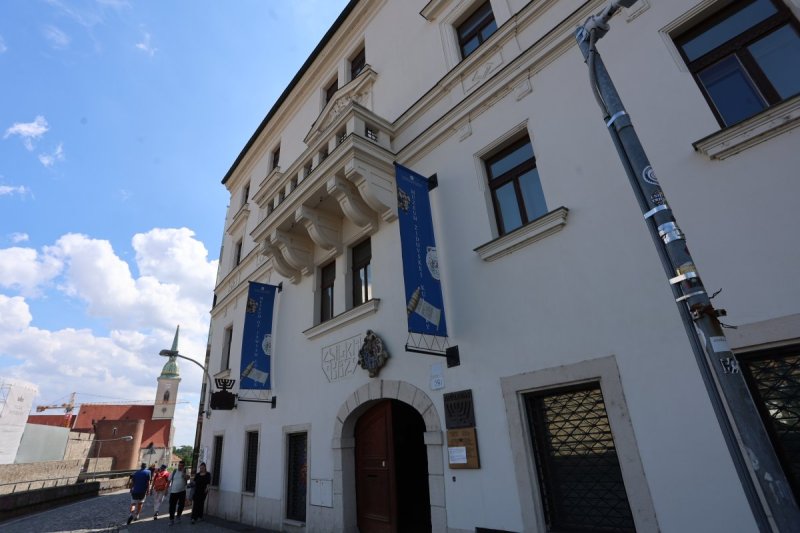 מרדכי לובעצקי