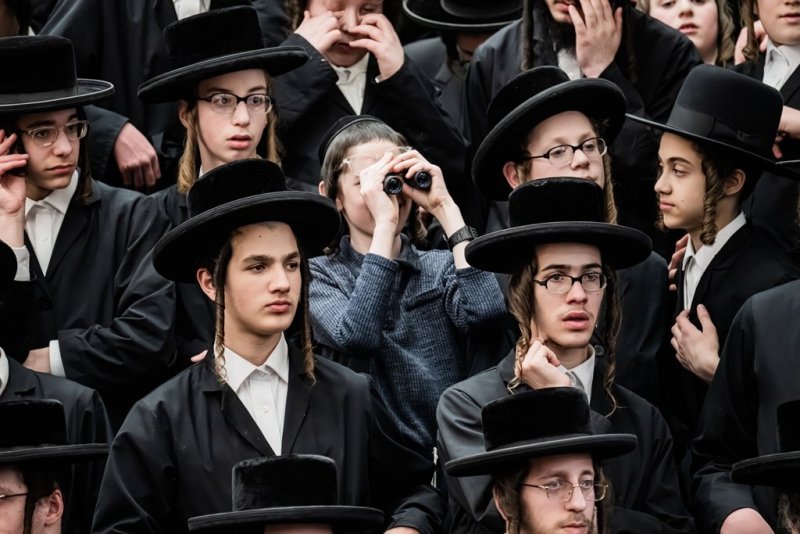 בחצרות סאטמר