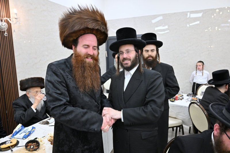 באדיבות המצלם