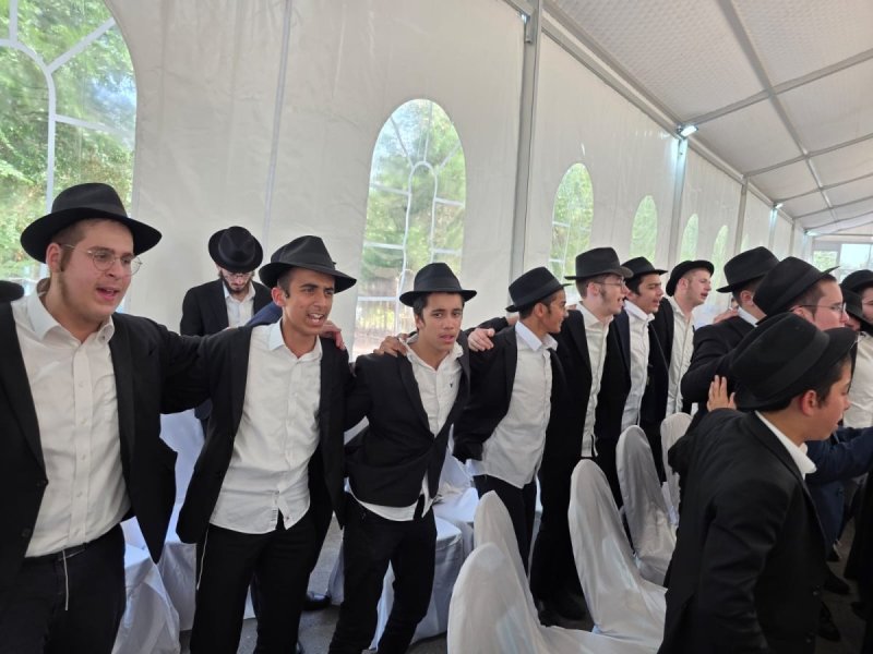 באדיבות המצלם