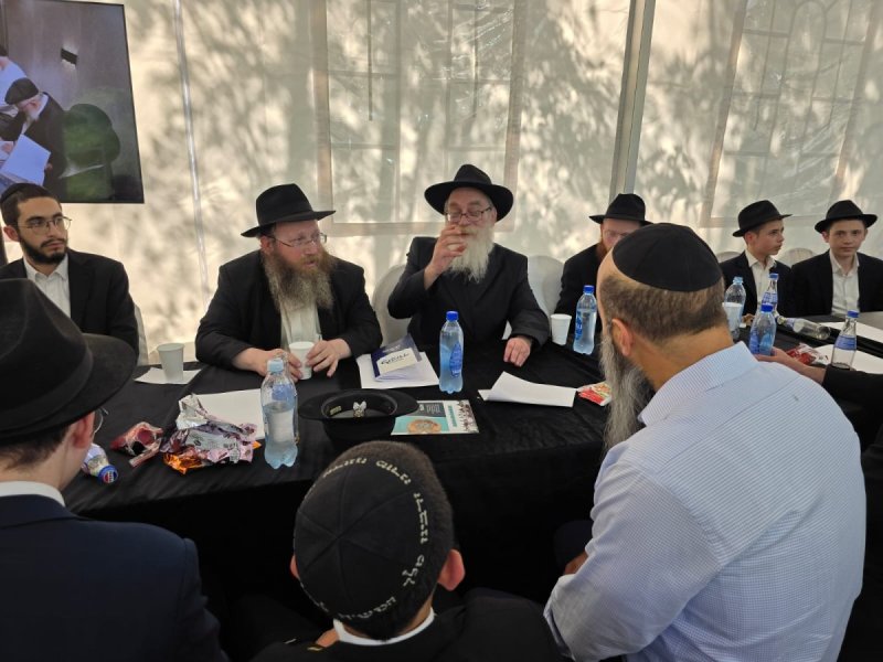 באדיבות המצלם