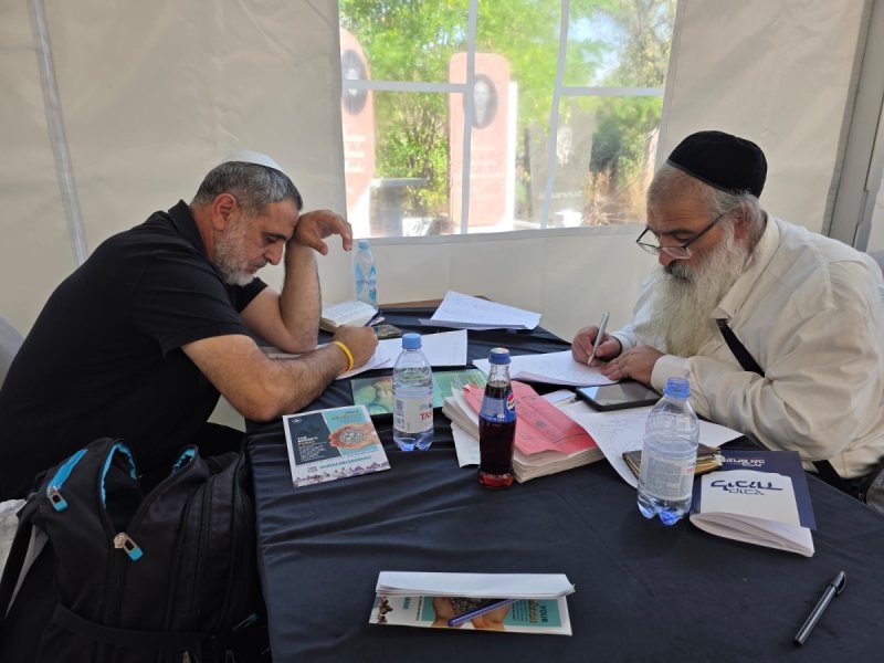 באדיבות המצלם