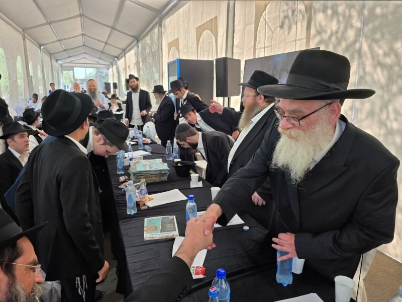 באדיבות המצלם