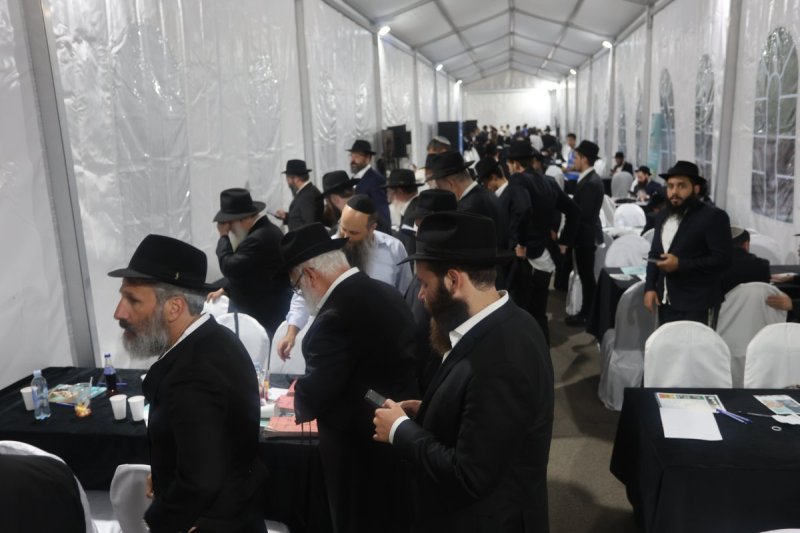 מרדכי לובעצקי