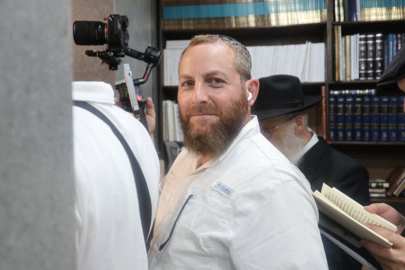 מרדכי לובעצקי