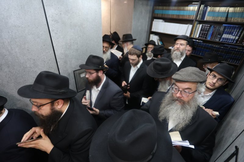 מרדכי לובעצקי