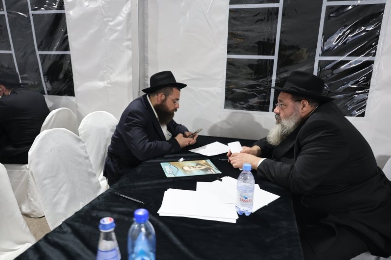 מרדכי לובעצקי