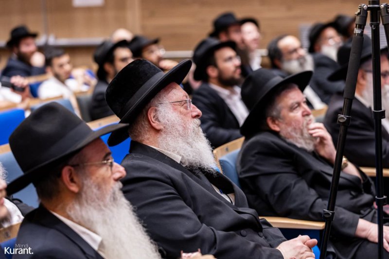 מענדי קורנט